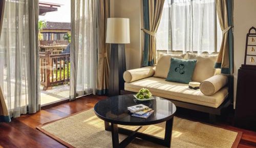 Junior Suite with Twin Beds and Pool View