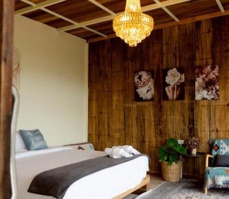 Deluxe Room (2 Adults + 1 Child)