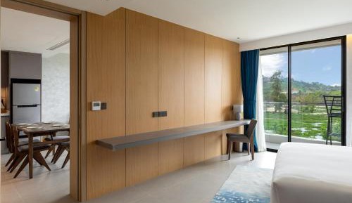 Junior Suite with Garden View