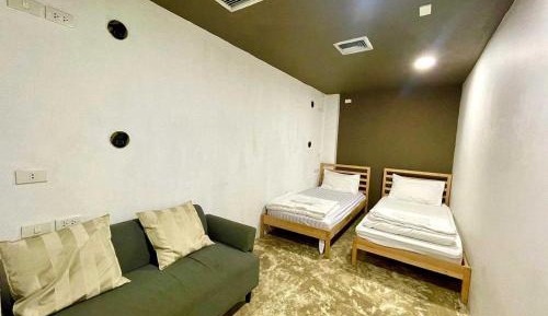 Bunk Bed in Mixed Dormitory Room