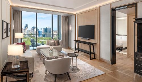 Gardenia King Suite - Club Lounge Access