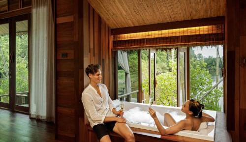 Jacuzzi Suite Overwater Villa View- Free Schedule Shuttle to Ao Nang Beach/ Railay Beach