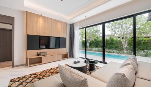 Deluxe One-Bedroom Pool Villa With Garden (Modern Interior Upgrade)