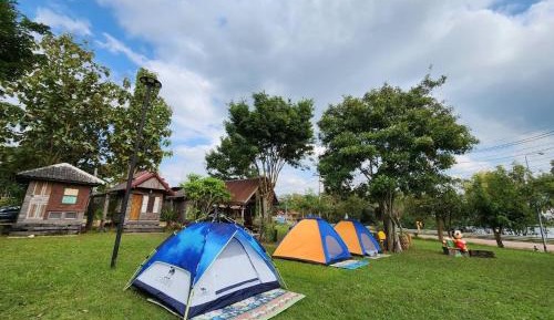 Bungalow with Share Bathroom ( Fan)