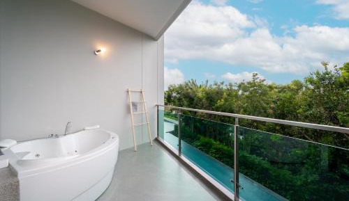 King Room with Pool View