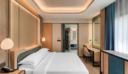 Club One Bedroom Suite