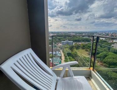 One-Bedroom Apartment with Balcony and Mountain View  