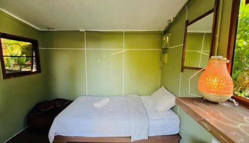 Single Room with Shared Bathroom