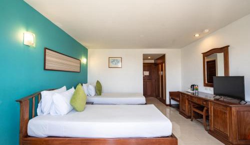 Twin Room with Pool View