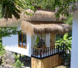 Bungalow with Garden View