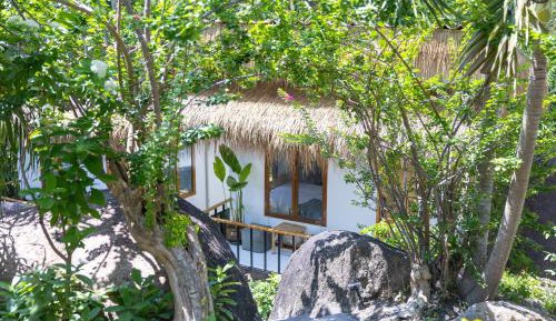 Bungalow with Garden View