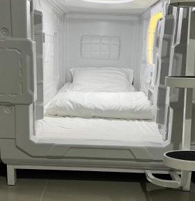Single Room with Shared Bathroom