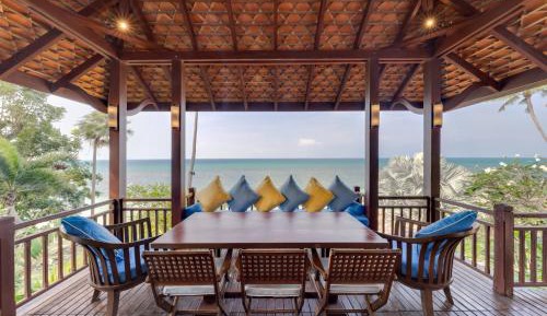 Four Bedroom Oceanfront Pool Residence