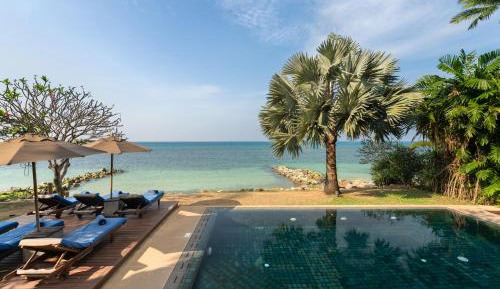Three Bedroom Oceanfront Pool Residence