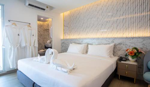 Deluxe King Room