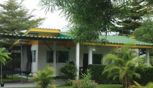 Deluxe Bungalow with Garden View
