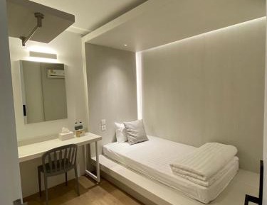 Single Room with Shared Bathroom