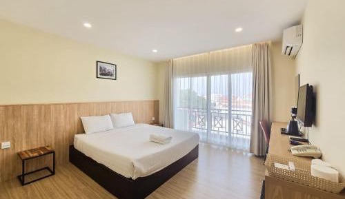 Deluxe Double with City View