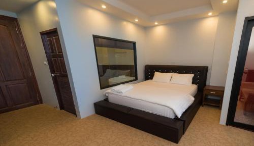 Deluxe Double Room with Bath