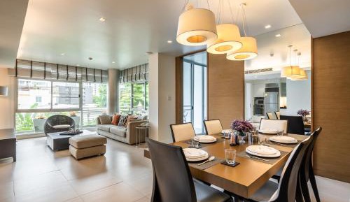 Three-Bedroom Apartment with Balcony