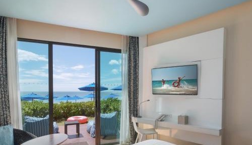 Deluxe  Beachfront Twin