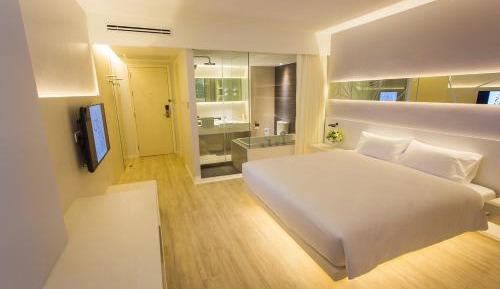 Deluxe King Suite With Bathtub