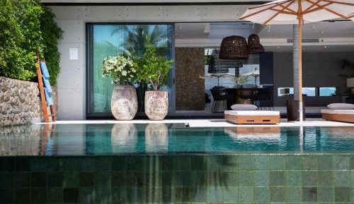 Villa - Beach Front