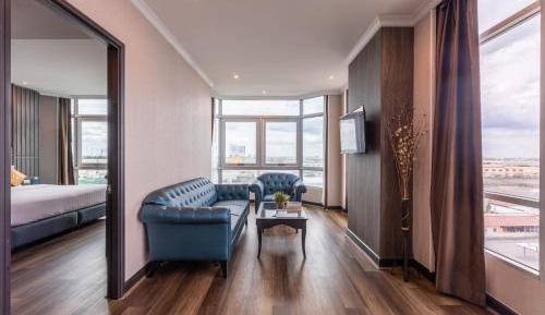 Executive Suite with Airport View