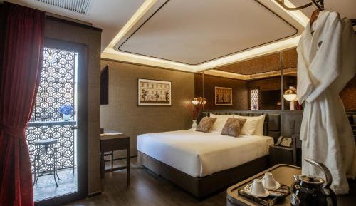 Standard Queen Room