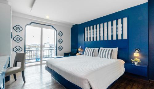 Deluxe Double Bed + Free Coworking Space