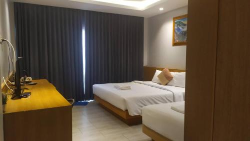 Triple Room with Pool View