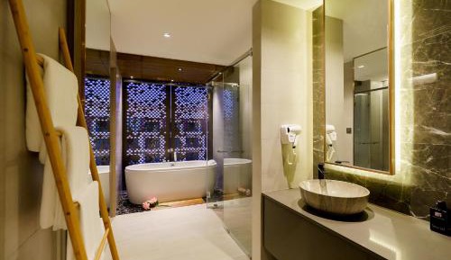Jacuzzi Suite King New Building