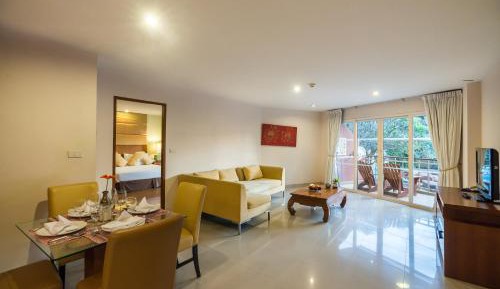 Junior Suite with Pool View - No Pets