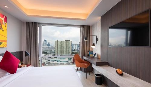 Premier Garden View King Room