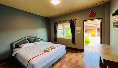 Economy Room