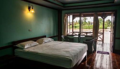 Bungalow - Water Front 