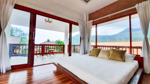 Double Room with Mountain View