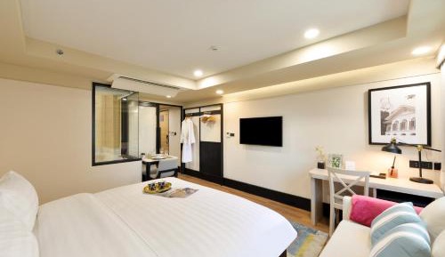 One-Bedroom Deluxe