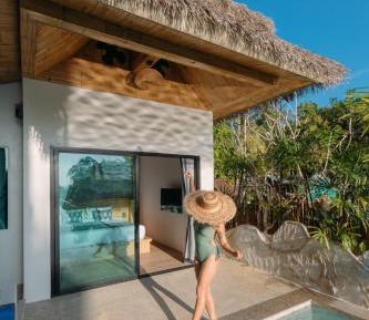 Junior Suite Pool Access