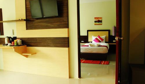Deluxe Room Poolside