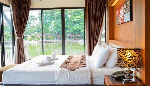Double or Twin Room with Lake View