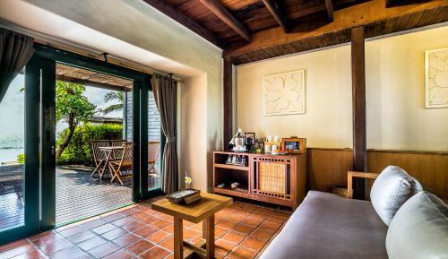 2BR Frangipani Beachfront Pool Access Suite