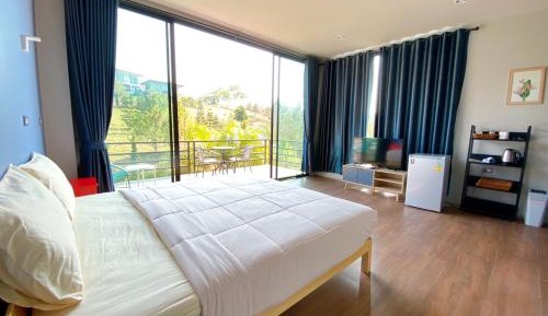 Single Room with Mountain View