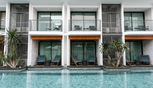 Duplex Suite Pool Access 