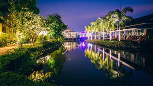 Deluxe Triple Room with Lagoon View