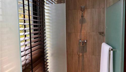 Corner Suite