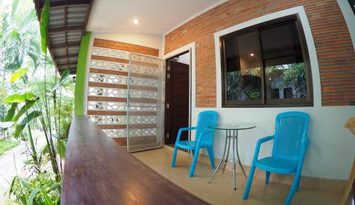 Bungalow with Garden View