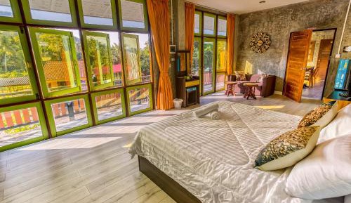 Suite with Mountain View