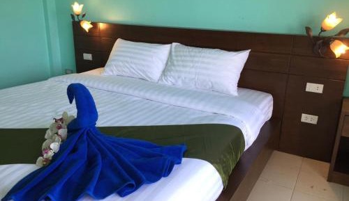 Standard Queen Room