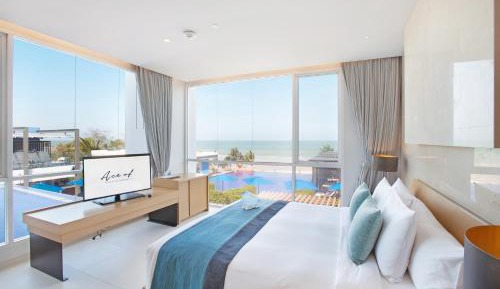One-Bedroom Sea View Suite Private Pool